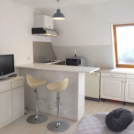 Deux Pieces A Cabourg-plage. Entre Thalasso Et Golf, Les Sejours D'heloise Apartment *